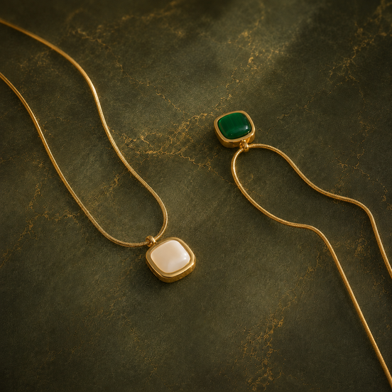Collier pendentif carré jade vert