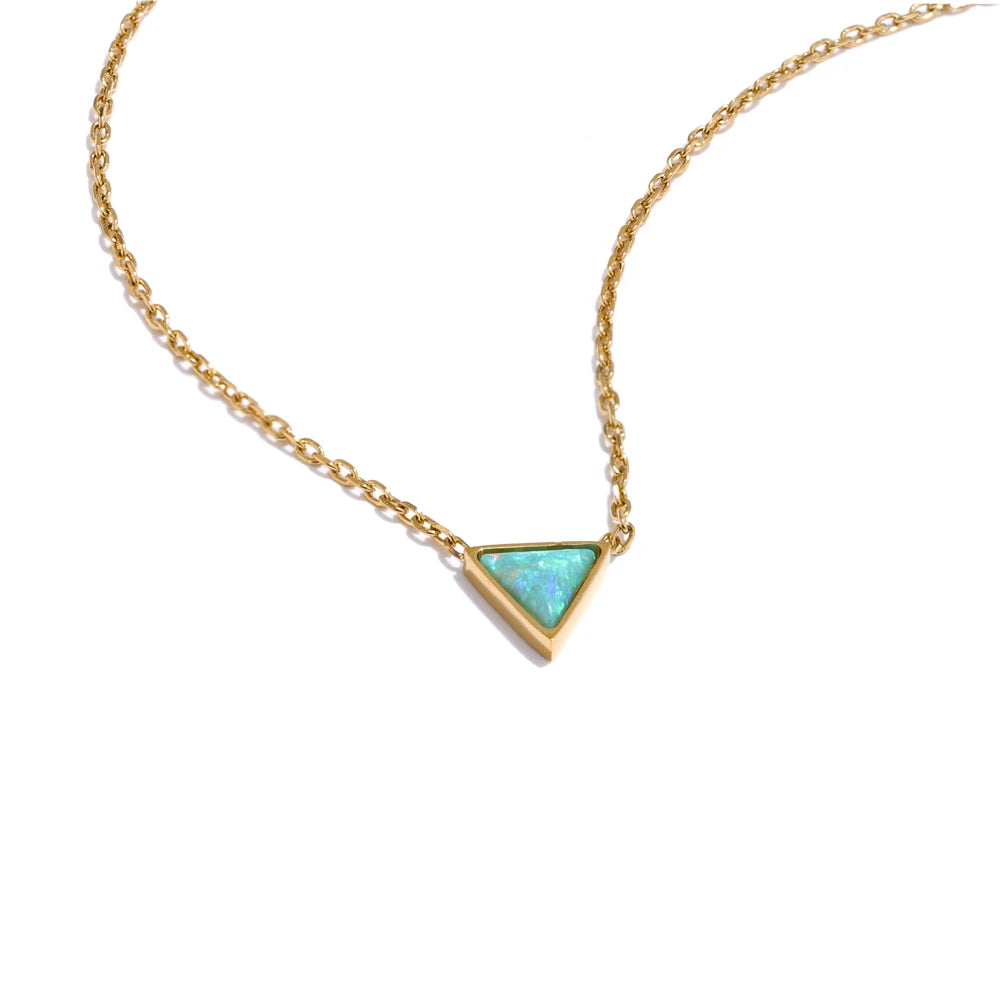 Collier pendentif triangulaire Opale