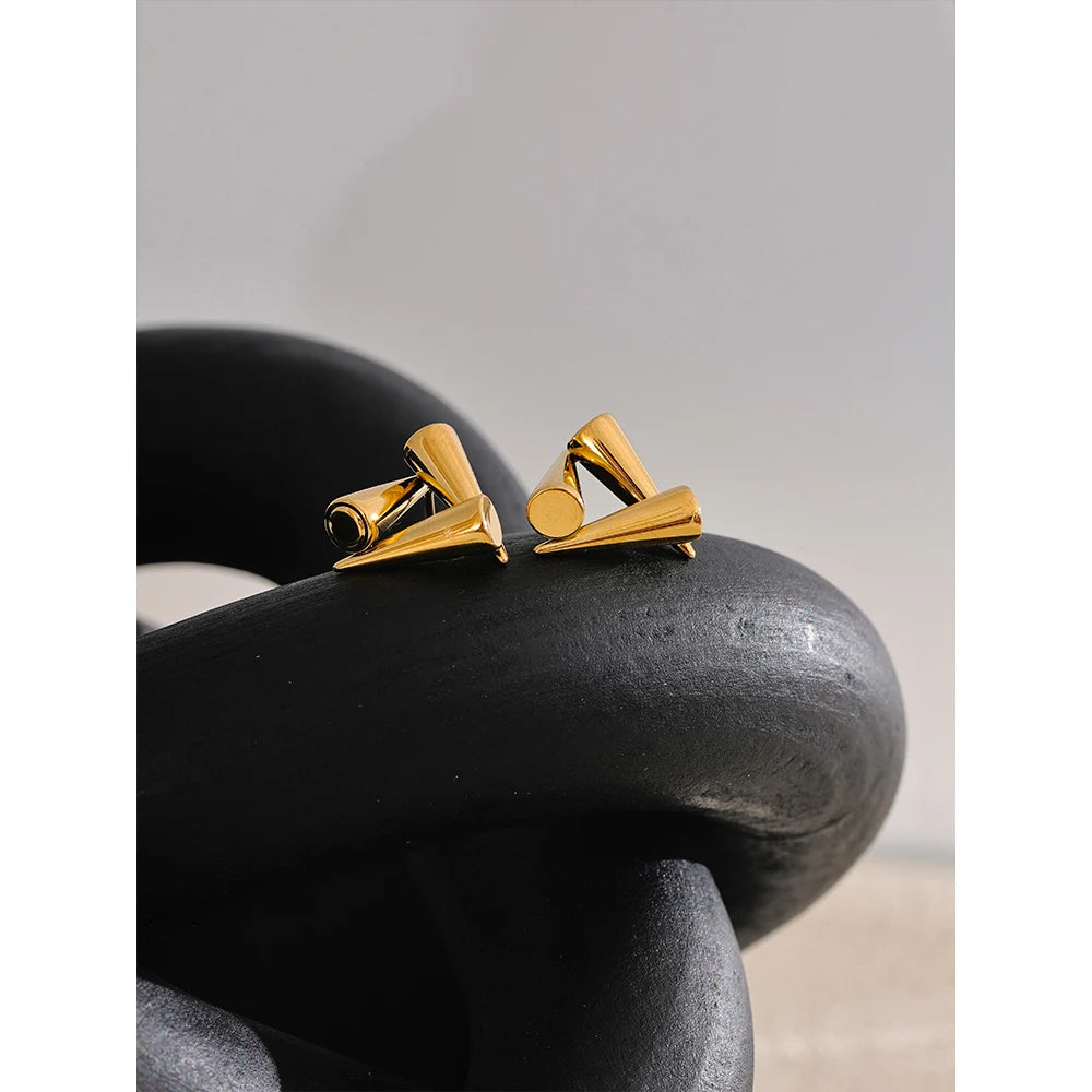 Boucles d'oreilles clous triangulaires plaqué or véritable