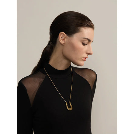 Collier pendentif forme U plaqué or véritable