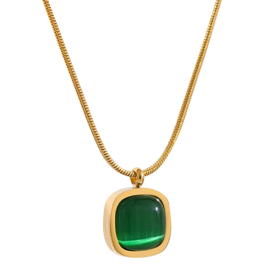 Collier pendentif carré jade vert