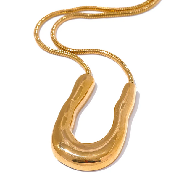 Collier pendentif forme U plaqué or véritable