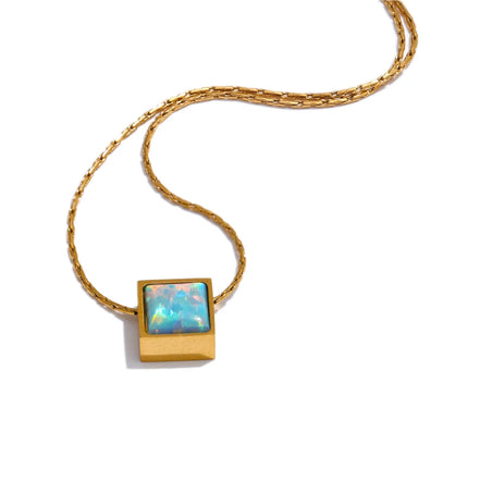 Collier pendentif carré Opale naturelle