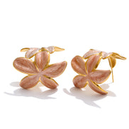 Boucles d'oreilles Huggie Fleur Dorée Émaillée Verte et Rose, bijoux de mode exquis en acier inoxydable, polyvalents pour le quotidien,