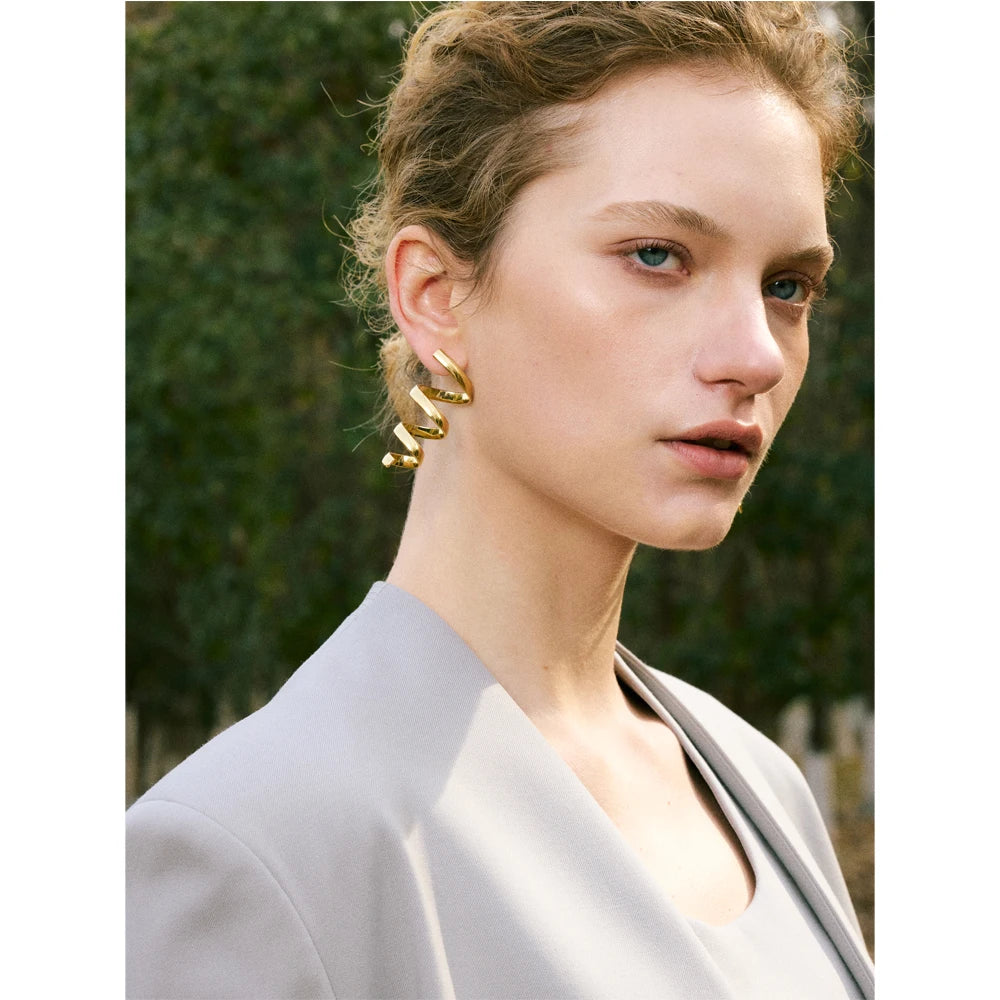 Boucles d'oreilles clous géométriques creux plaqué or véritable